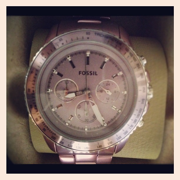 So I'm in LA & I'm talking to my dad on the phone & he says I have a package. So he opens it & it's a Fossil watch from my sister's boyfriend, Garreth. I'm not a watch person to the slightest, but I can definitely see myself wearing this @themarygracet