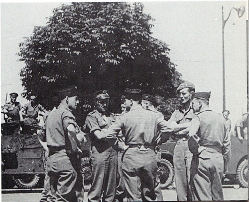 1944 - Provence- Gabriel Brunet de Sairigne à droite