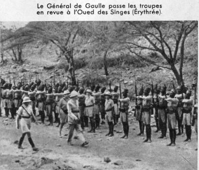 1941- Erythrée- le général de Gaulle passe les troupes en revue - ADFL