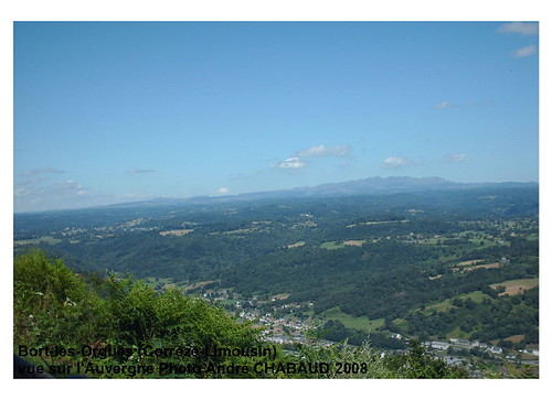 Ville de Bort-les-Orgues (19-Corrèze-Région Limousin) vue sur l'Auvergne