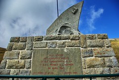Stèle FAMMAC dédiée aux Fusiliers Marins à l'Authion - CP : Jean-Michel Sivirine, Association Amont