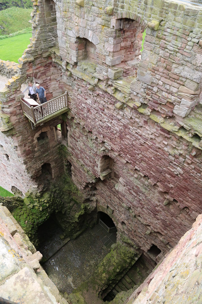 Tantallon Castle (28)