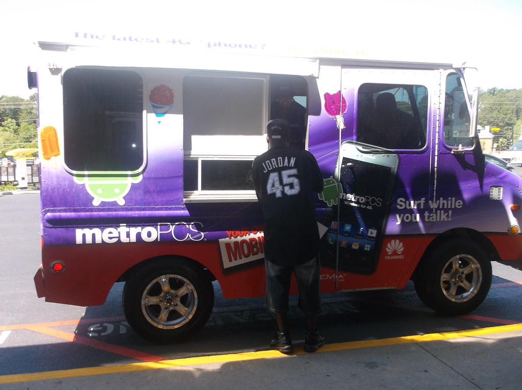 Q2 ICE CREAM TRUCK