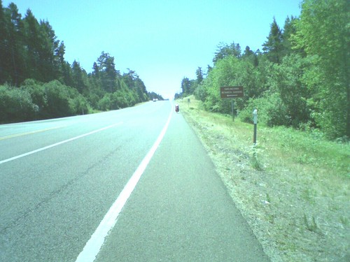 An image from a cameraphoneman on the road, yous!