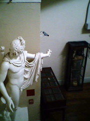 Apollo pointing at Padihershef