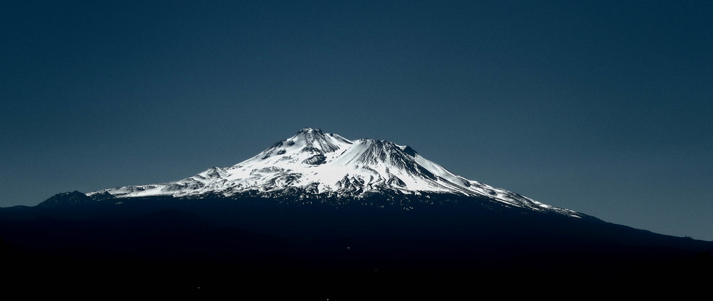 Mount Shasta showing off
