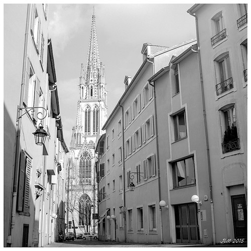 Rue L  avec basilique (Nancy)