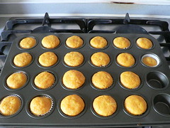 Mini carrot muffins 004