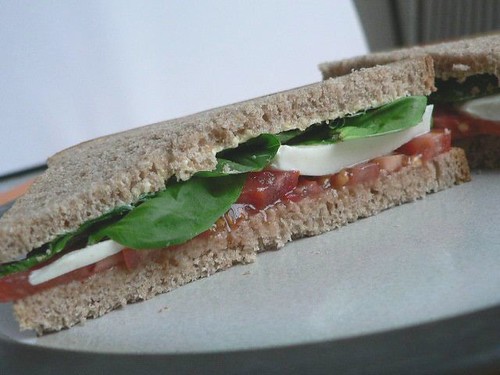 Sandwich Caprese - Sandwich Day